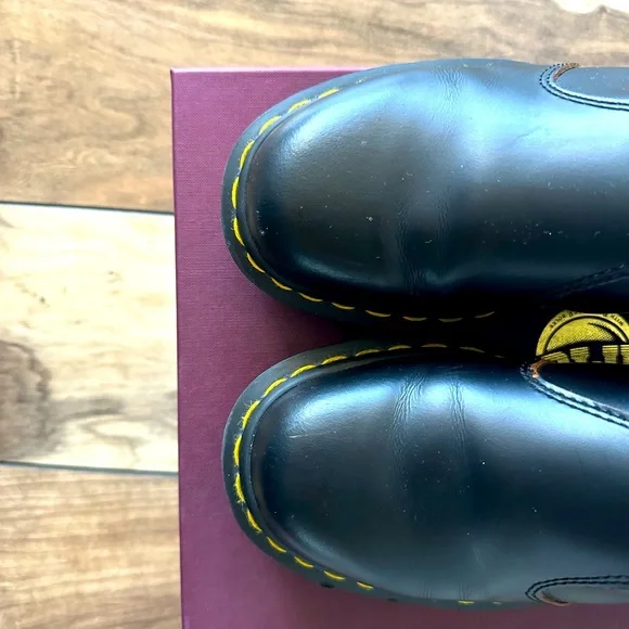 Made in England Vintage Dr Martens Chelsea Boot 2976 - Picture 3 of 5